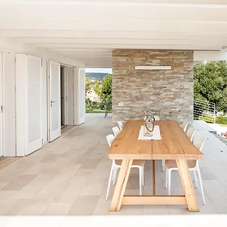 Landscape White House Villa *